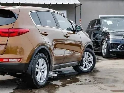 Used 2019 Kia Sportage LX FWD image 12