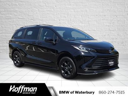 Used 2025 Toyota Sienna XLE Woodland Edition