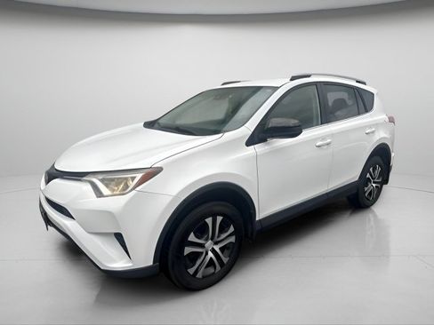 Used 2018 Toyota RAV4 LE w/ All Weather Liner Package FWD image 2