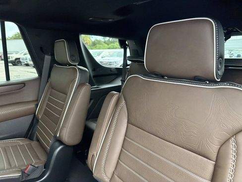 New 2026 GMC Yukon Denali Ultimate AWD/4WD image 12