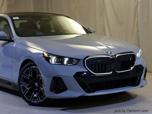 Used 2026 BMW i5 eDrive40 w/ M Sport Package image 2