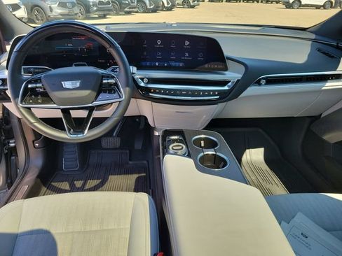 Certified 2024 Cadillac Lyriq Luxury AWD/4WD image 11