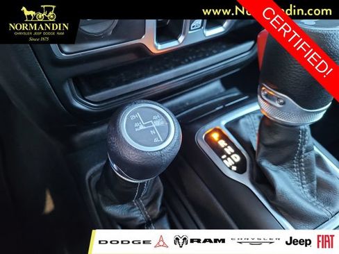 Used 2025 Jeep Wrangler Unlimited Sahara w/ Safety Group AWD/4WD image 14