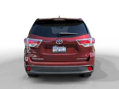 Used 2015 Toyota Highlander Limited Platinum AWD/4WD image 4