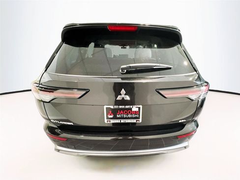 New 2026 Mitsubishi Outlander SEL FWD image 26