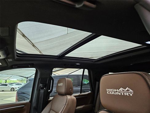 Used 2026 Chevrolet Tahoe High Country RWD image 8