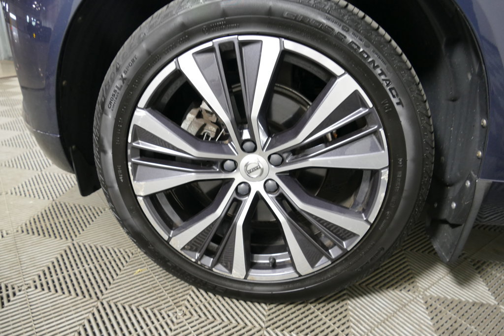 Used 2022 Volvo XC60 B5 Momentum w/ Climate Package AWD/4WD image 9