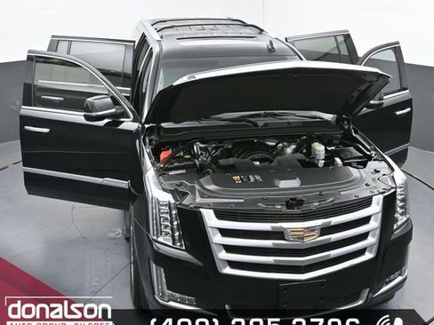 Used 2016 Cadillac Escalade ESV Premium AWD/4WD image 25