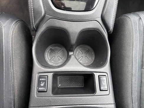 Used 2018 Nissan Rogue SL w/ Premium Package image 16