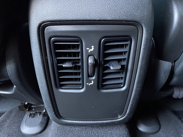 Used 2023 Dodge Durango SXT w/ SXT Blacktop Group AWD/4WD image 24