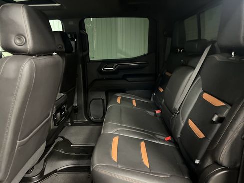 Used 2024 GMC Sierra 1500 AT4 w/ Technology Package AWD/4WD image 15