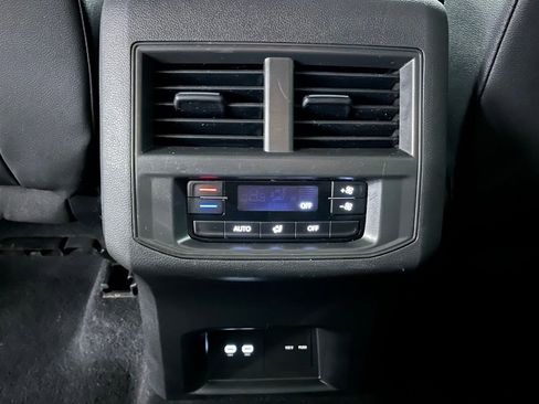 Used 2023 Volkswagen Atlas SE w/ Black Wheel Package image 24