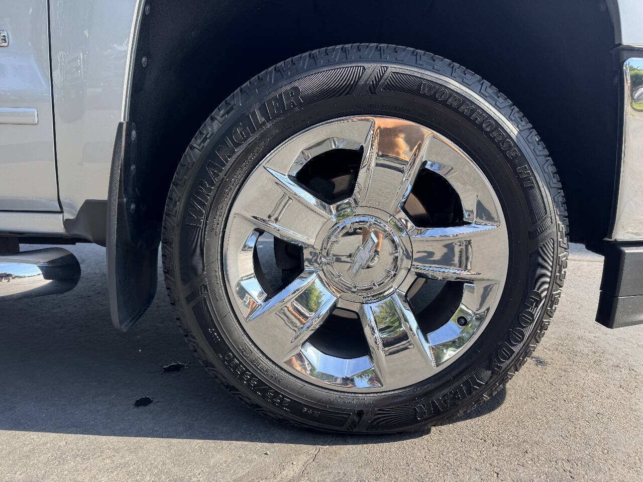 Used 2017 Chevrolet Silverado 1500 LT w/ All Star Edition AWD/4WD image 22