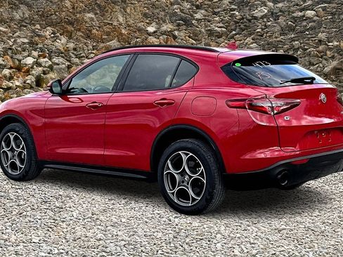 Used 2022 Alfa Romeo Stelvio Sprint image 10