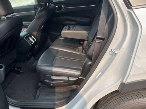 Certified 2023 Kia Sorento S AWD/4WD image 11