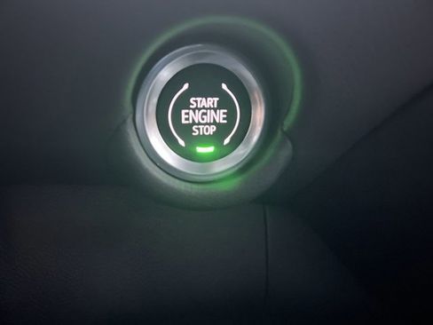 Used 2025 Chevrolet Suburban Z71 w/ Comfort Package image 17