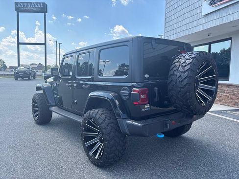 Used 2022 Jeep Wrangler Unlimited Sahara AWD/4WD image 5