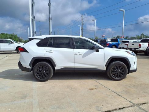 Used 2023 Toyota RAV4 LE image 5