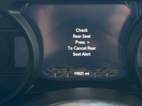 Used 2025 Jeep Wrangler Unlimited Sahara image 30