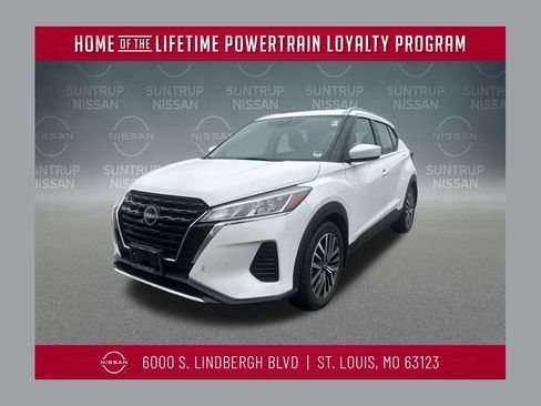 Used 2022 Nissan Kicks SV image 1