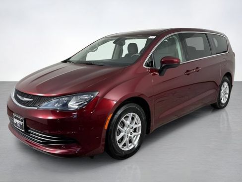 Used 2017 Chrysler Pacifica Touring FWD image 7