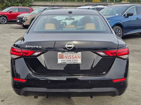 Used 2025 Nissan Sentra SV w/ SV Premium Package image 6