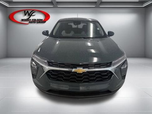 New 2026 Chevrolet Trax LS w/ LS Convenience Package FWD image 2
