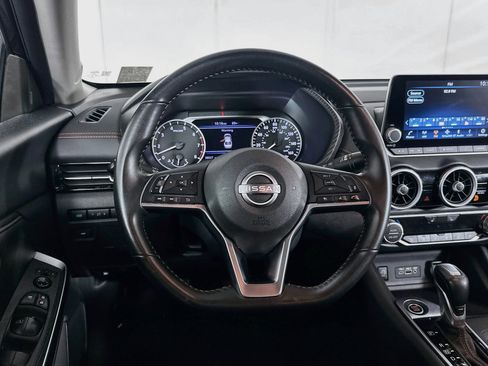 Used 2025 Nissan Sentra SR FWD image 18