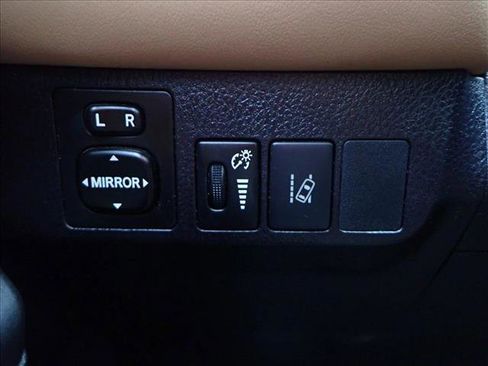 Used 2018 Toyota RAV4 XLE image 24