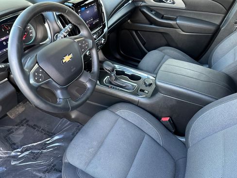Used 2023 Chevrolet Traverse LT image 10