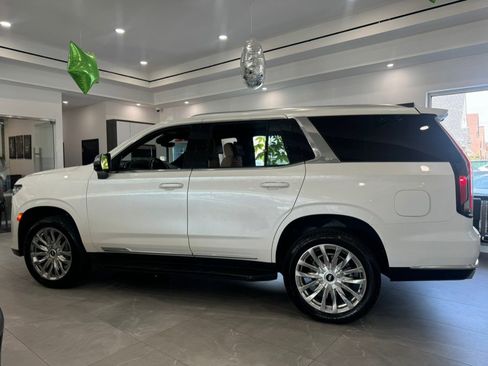 Used 2024 Cadillac Escalade Premium Luxury image 4