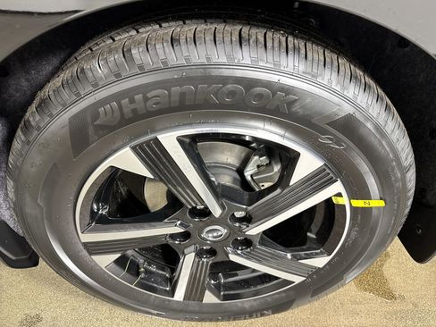 New 2025 Nissan Sentra SV w/ All-Weather Package image 6