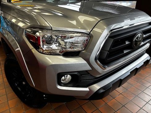 Used 2021 Toyota Tacoma SR5 image 2
