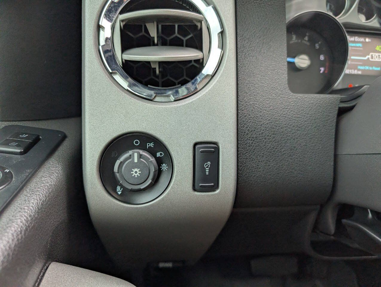 Used 2014 Ford F350 Lariat w/ Lariat Ultimate Package AWD/4WD image 19