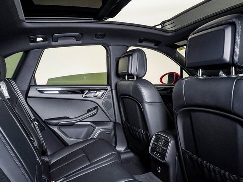 New 2026 Porsche Macan image 16