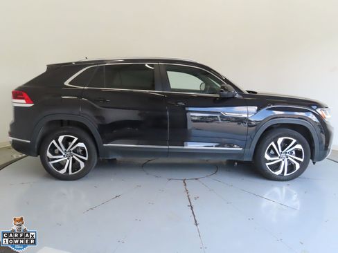 Used 2023 Volkswagen Atlas Cross Sport SEL AWD/4WD image 2