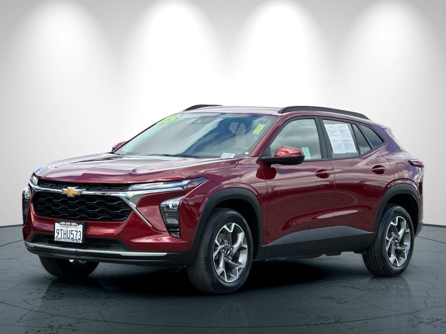 Used 2025 Chevrolet Trax LT w/ LT Convenience Package FWD image 8