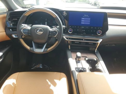 Certified 2025 Lexus RX 350 Premium w/ Accessory Package (Z1) image 10