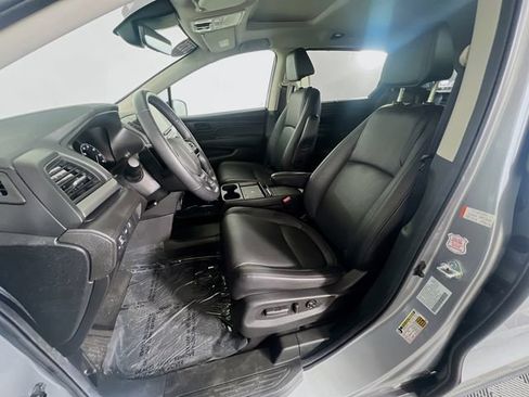 Used 2025 Honda Odyssey EX-L image 10