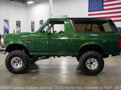 Used 1996 Ford Bronco XLT image 3