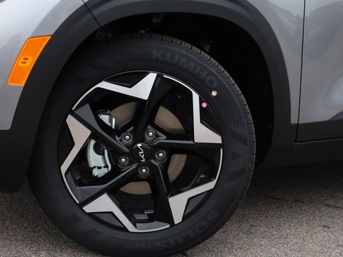 New 2026 Kia Seltos S FWD image 16