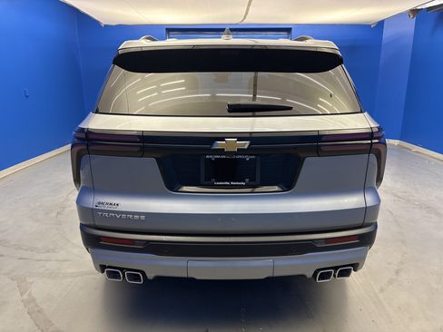 Used 2026 Chevrolet Traverse LT w/ Driver Confidence Package FWD image 6