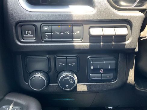 Used 2021 Chevrolet Tahoe High Country w/ Premium Package RWD image 33