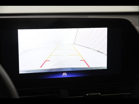 Used 2024 Chevrolet Trax LT w/ Sunroof Package image 12