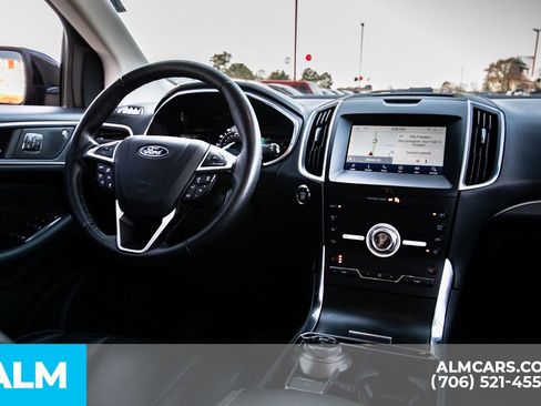 Used 2020 Ford Edge Titanium image 12
