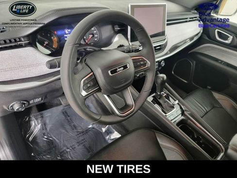 Used 2023 Jeep Compass Latitude image 12