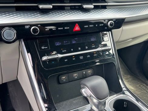 Used 2024 Kia Carnival SX Prestige FWD image 20