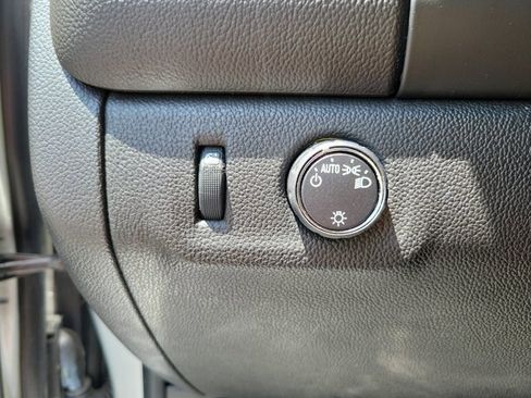 Used 2018 Chevrolet Colorado LT image 14