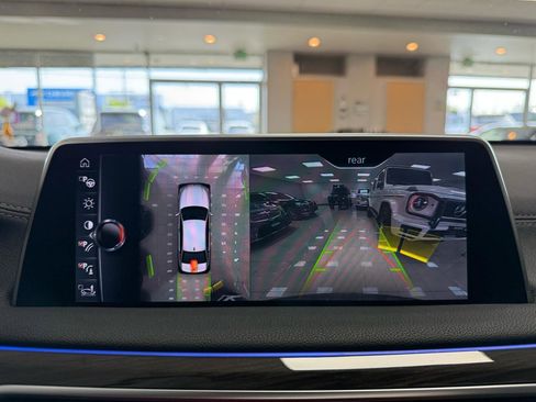 Used 2016 BMW 740i image 19