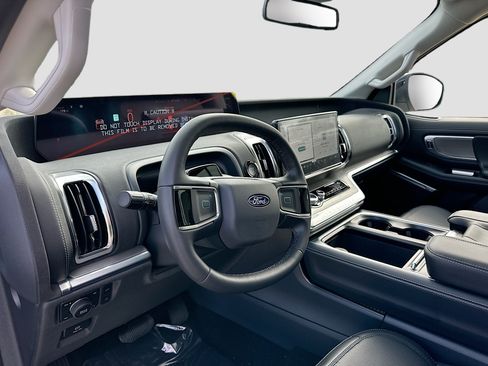 New 2026 Ford Expedition Platinum w/ Driver's Package AWD/4WD image 6